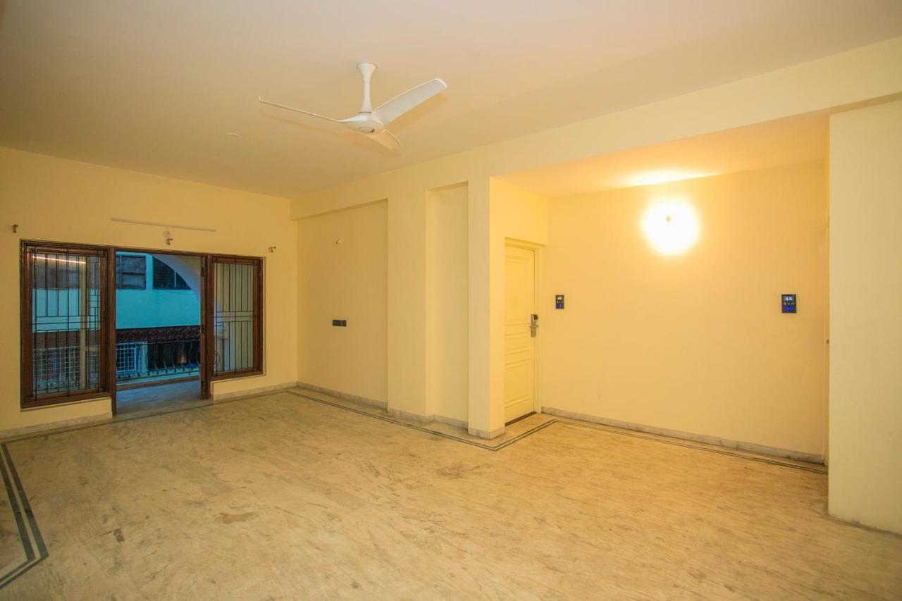 Collection O Premium Eden Au Lac Near Sri Someshwara Swami Temple 벵갈루루 외부 사진