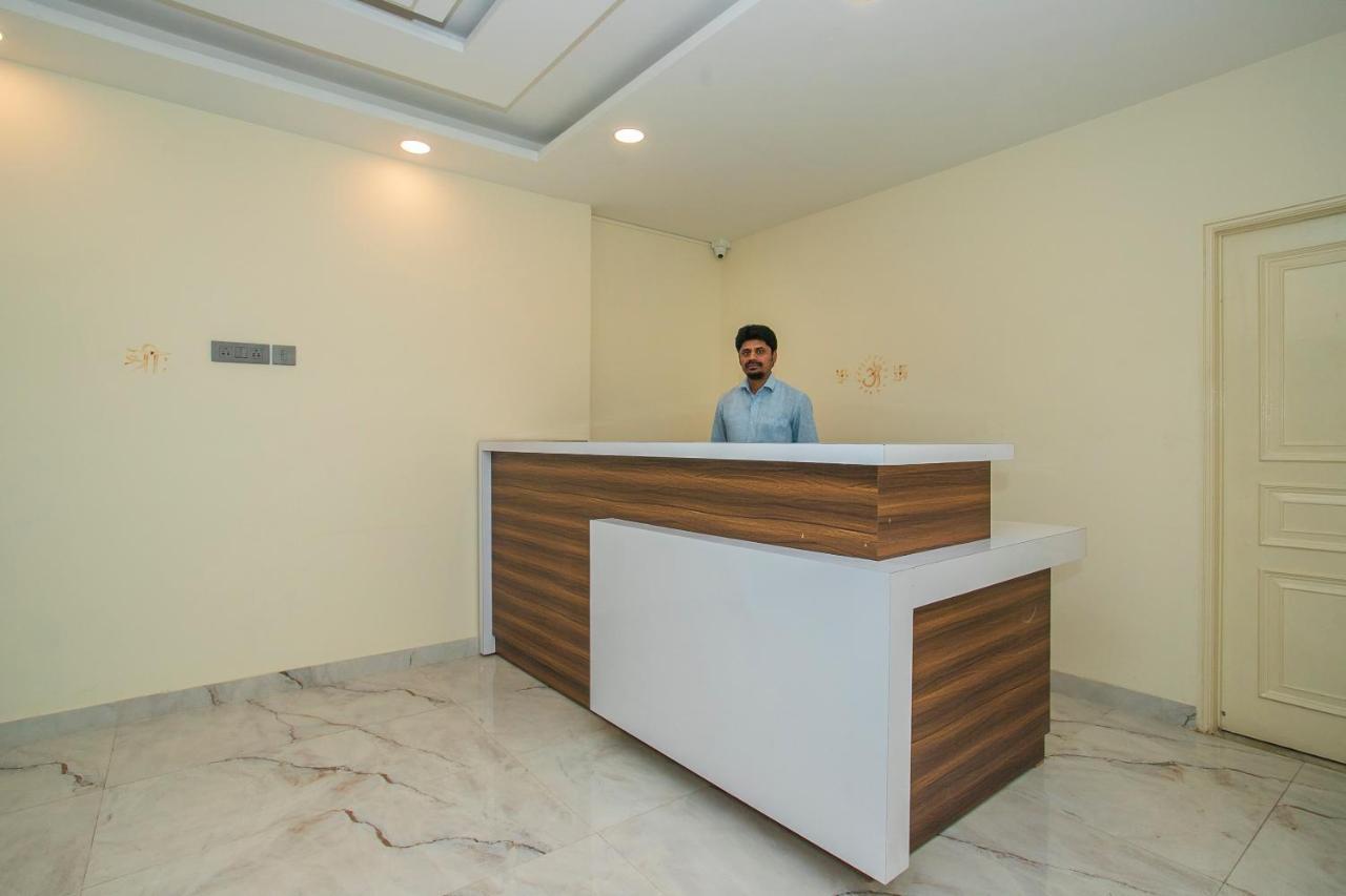 Collection O Premium Eden Au Lac Near Sri Someshwara Swami Temple 벵갈루루 외부 사진