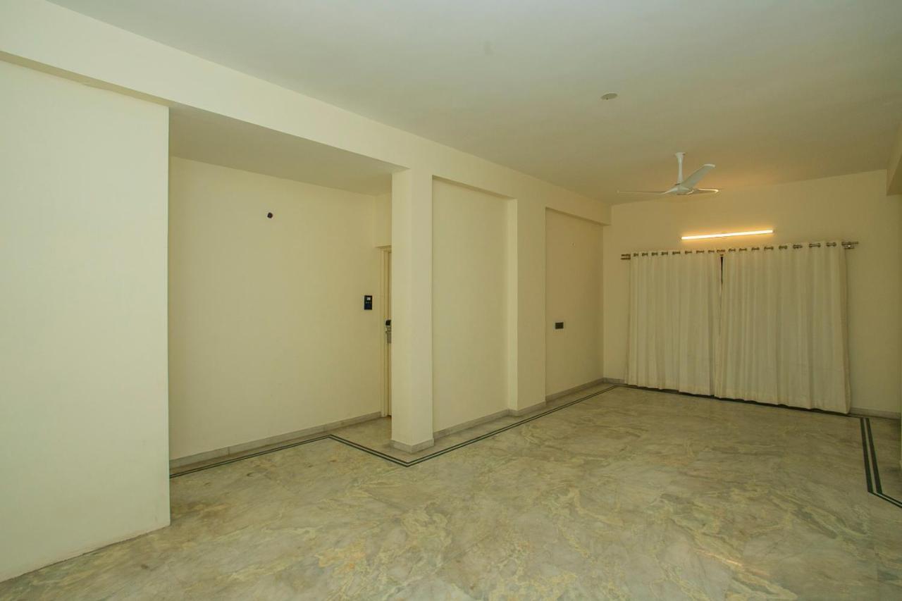 Collection O Premium Eden Au Lac Near Sri Someshwara Swami Temple 벵갈루루 외부 사진